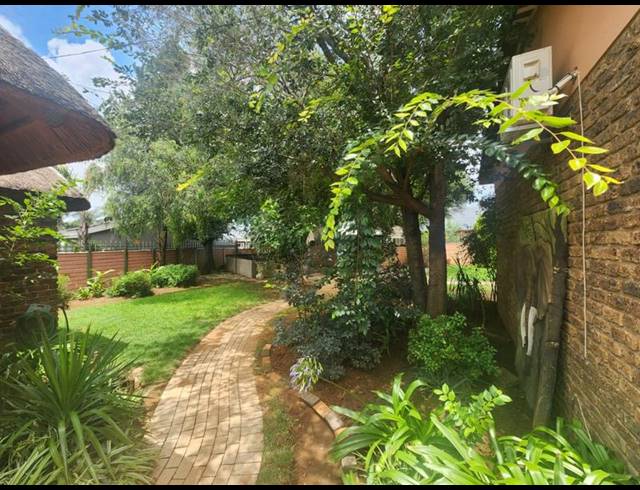 3 BEDROOM HOUSE FOR SALE IN HELIKONPARK